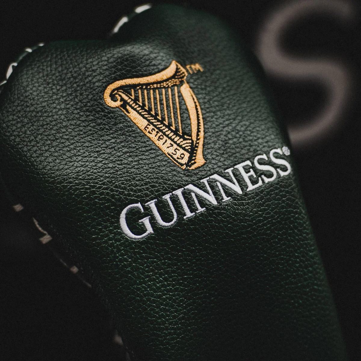 D2C GUINNESS PINT GLASS VINTAGE DRV CVR GREEN